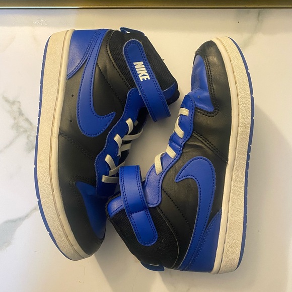 Nike Kids Black and Blue Sneakers - Picture 4 of 7
